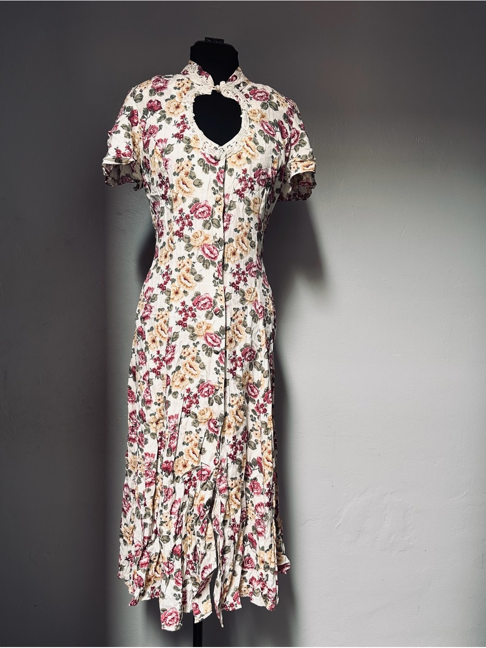 Vintage 90s Floral Keyhole Midi Dress in Cream with Pink & Yellow Roses